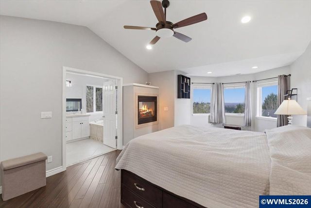 946 Reagan Av NW, Salem, OR 97304