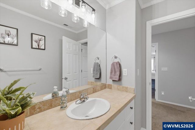 946 Reagan Av NW, Salem, OR 97304