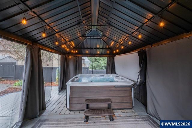 946 Reagan Av NW, Salem, OR 97304