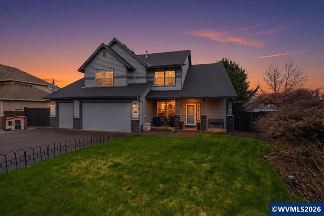 946 Reagan Av NW, Salem, OR 97304