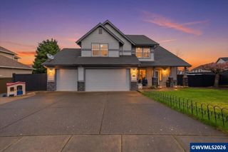 946 Reagan Av NW, Salem, OR 97304