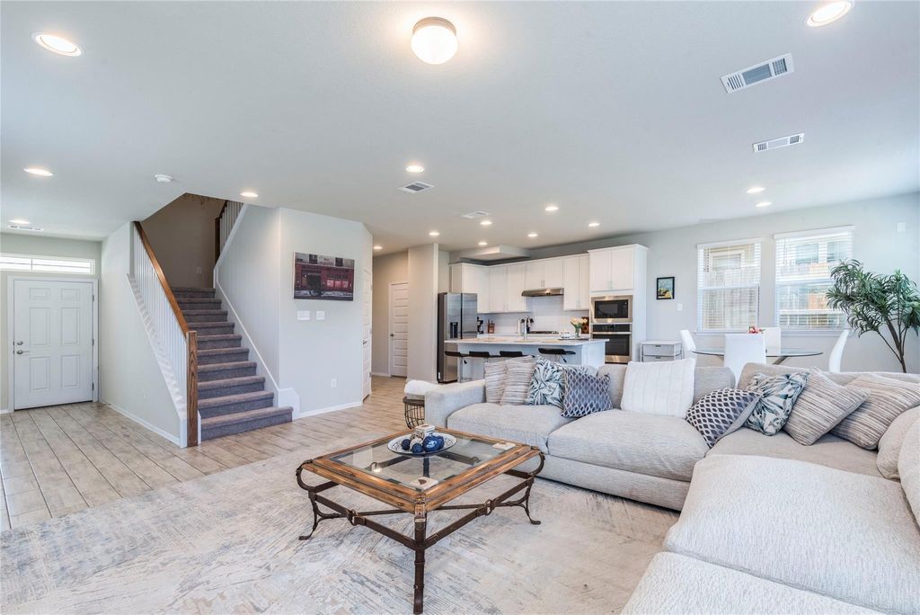 5629 Respinto DR, Austin, TX 78747