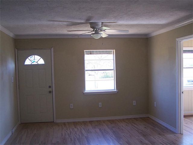 926 9th Street SE, San Leon, TX 77539