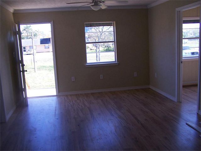 926 9th Street SE, San Leon, TX 77539