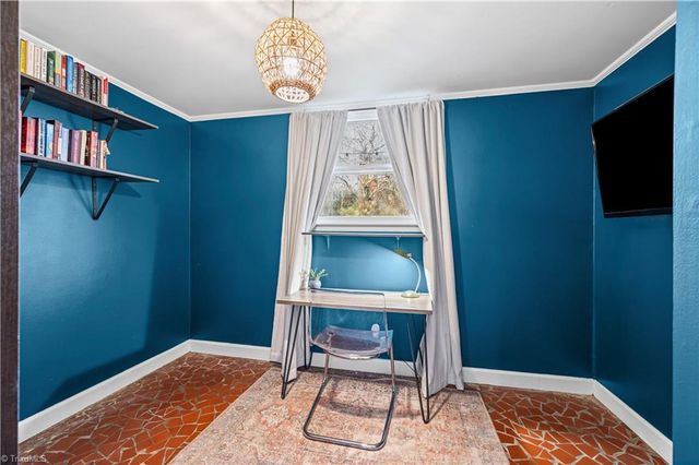 1004 Lockland Avenue, Winston-salem, NC 27103