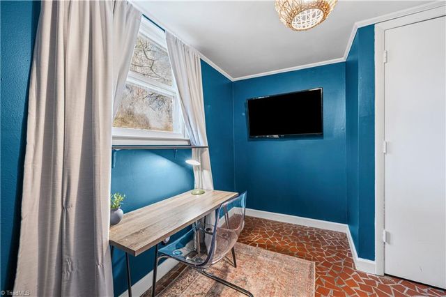 1004 Lockland Avenue, Winston-salem, NC 27103