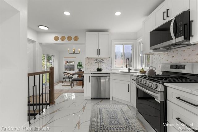 30924 Barton Street, Garden City, MI 48135