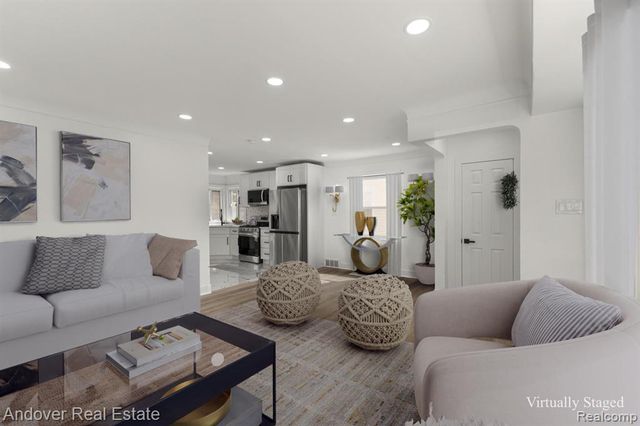 30924 Barton Street, Garden City, MI 48135