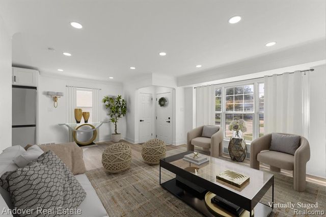 30924 Barton Street, Garden City, MI 48135