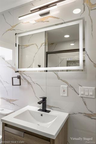 30924 Barton Street, Garden City, MI 48135