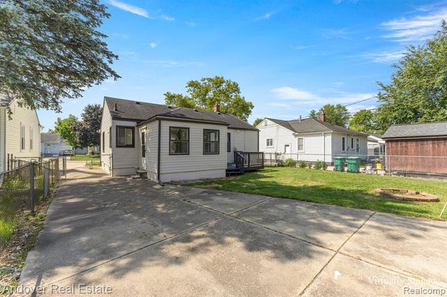 30924 Barton Street, Garden City, MI 48135