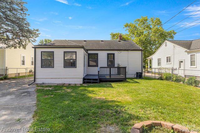 30924 Barton Street, Garden City, MI 48135