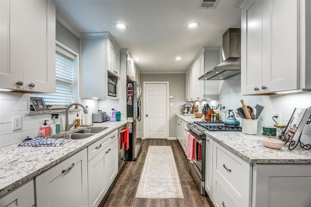 9921 Windlake Circle, Dallas, TX 75238