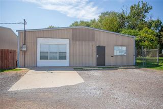 2421 S Division Street, Guthrie, OK 73044