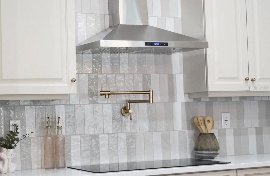 Image 11 of property listing at 36751 SUNDANCE DRIVE, Grand Island, FL 32735