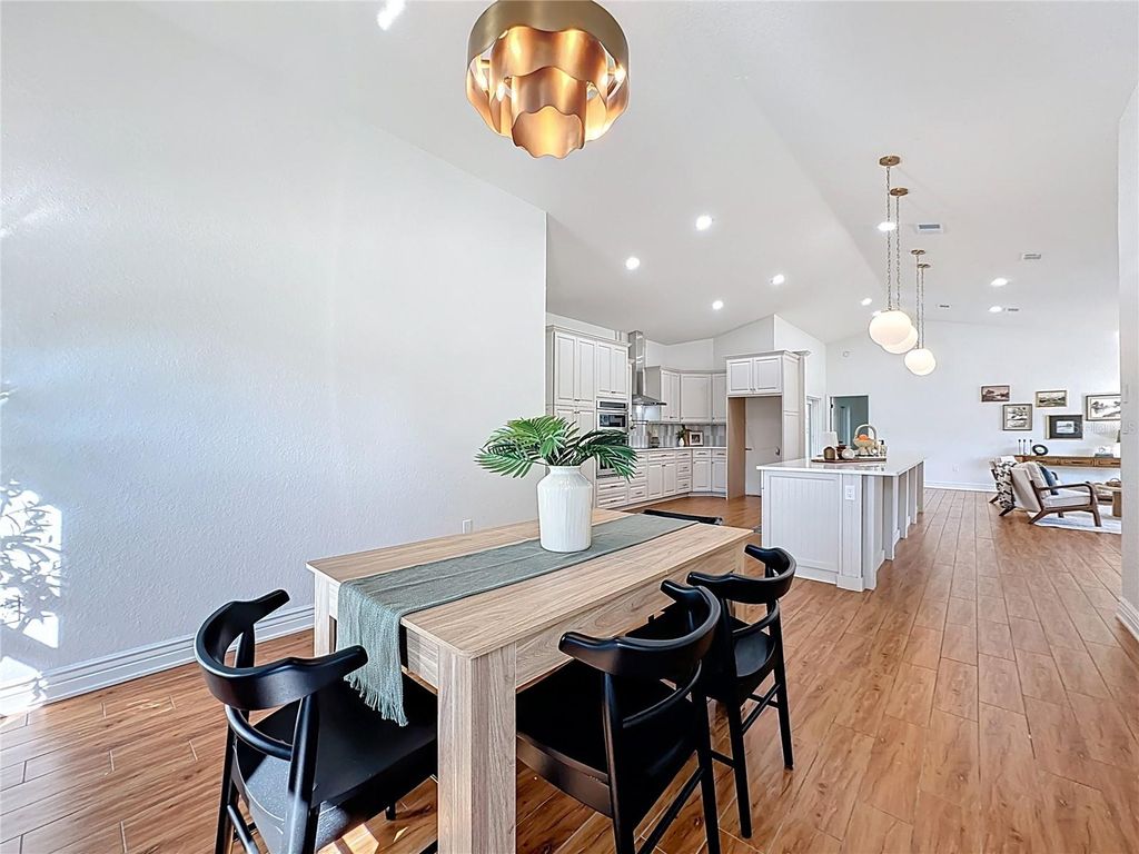 Image 14 of property listing at 36751 SUNDANCE DRIVE, Grand Island, FL 32735