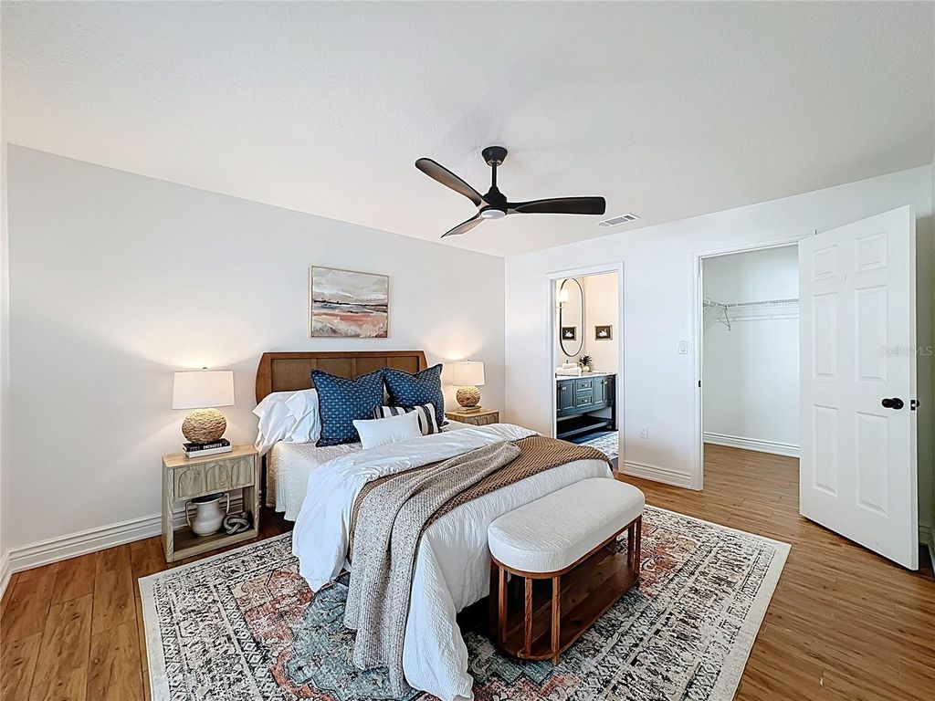 Image 15 of property listing at 36751 SUNDANCE DRIVE, Grand Island, FL 32735