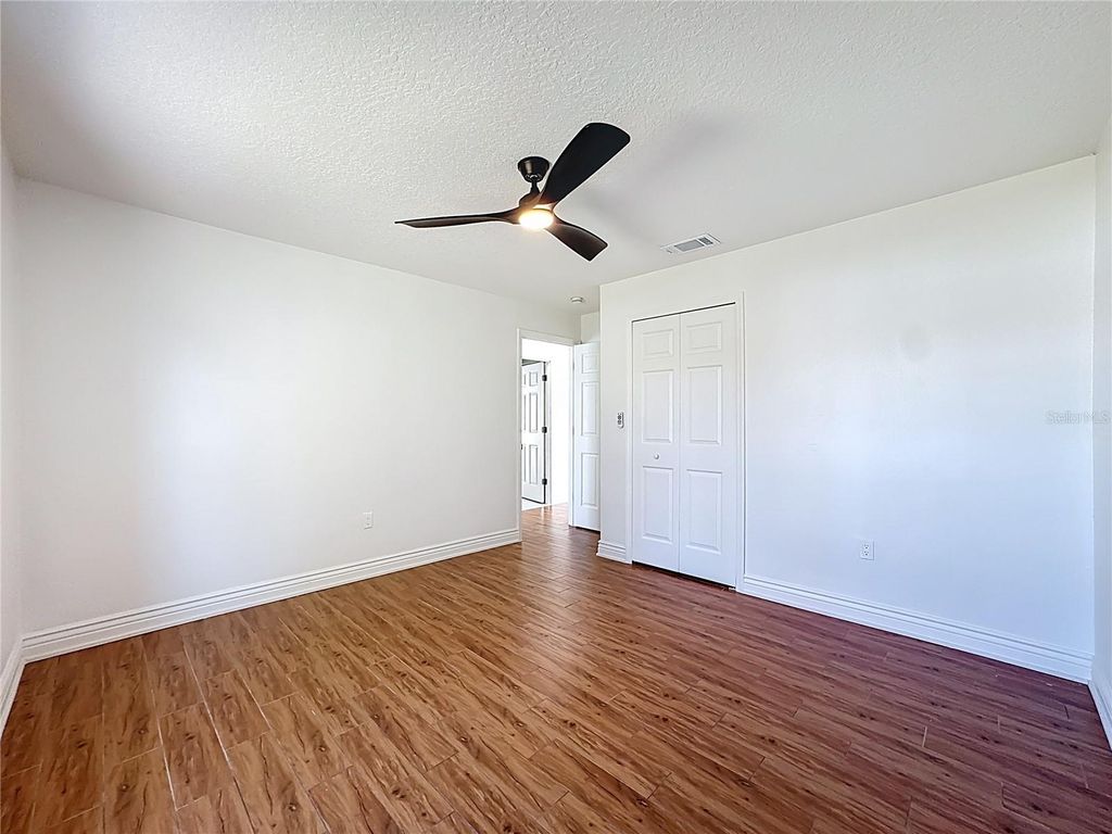 Image 22 of property listing at 36751 SUNDANCE DRIVE, Grand Island, FL 32735