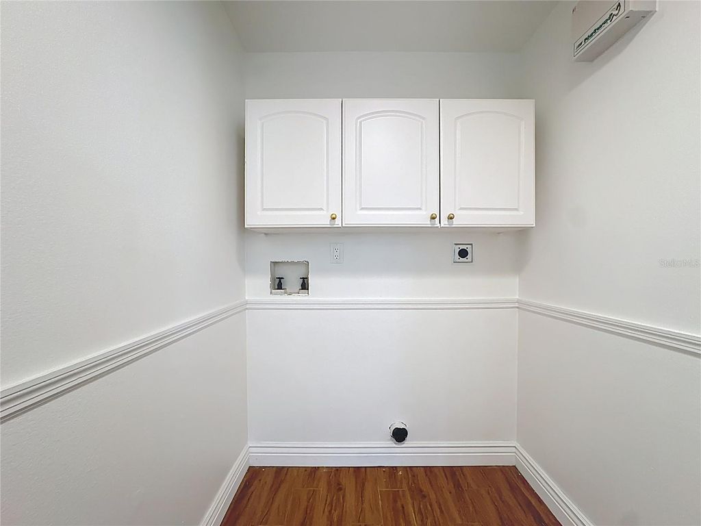 Image 24 of property listing at 36751 SUNDANCE DRIVE, Grand Island, FL 32735