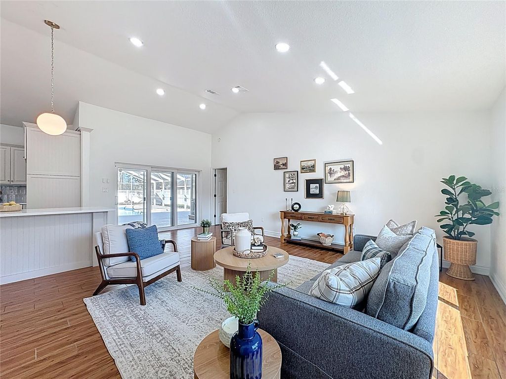 Image 5 of property listing at 36751 SUNDANCE DRIVE, Grand Island, FL 32735