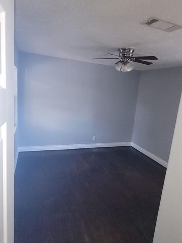 3026 Sunbeam Street, Houston, TX 77051