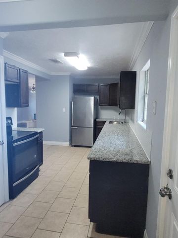 3026 Sunbeam Street, Houston, TX 77051