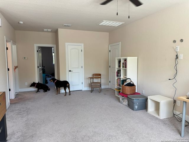 8603 PHOENIX AVE, Universal City, TX 78148