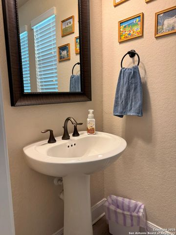 8603 PHOENIX AVE, Universal City, TX 78148