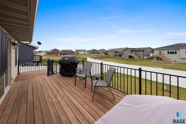 2309 S Creekview Ave Avenue, Sioux Falls, SD 57106