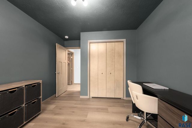 2309 S Creekview Ave Avenue, Sioux Falls, SD 57106