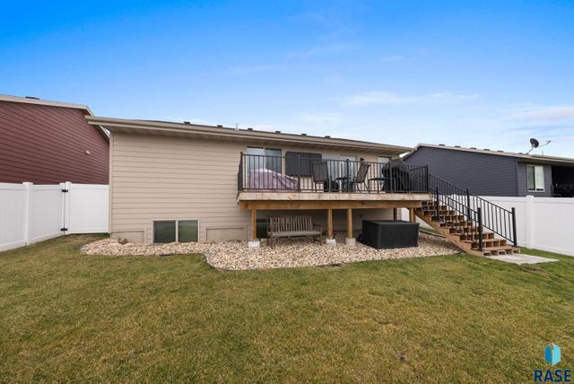2309 S Creekview Ave Avenue, Sioux Falls, SD 57106