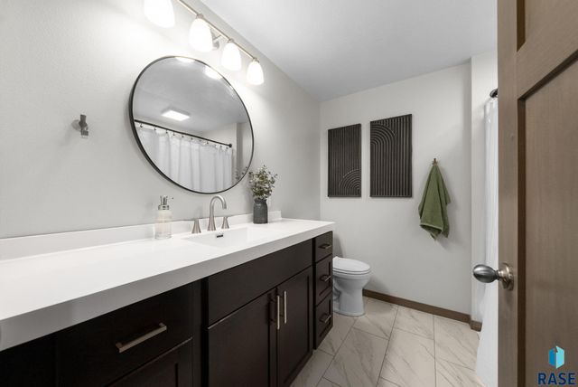 2309 S Creekview Ave Avenue, Sioux Falls, SD 57106