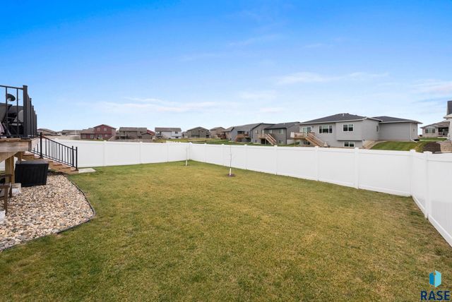 2309 S Creekview Ave Avenue, Sioux Falls, SD 57106