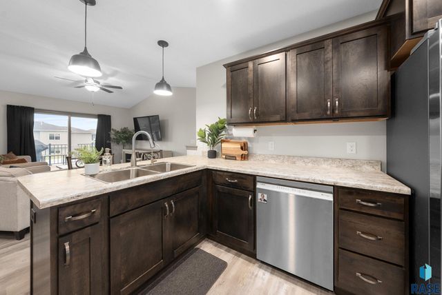 2309 S Creekview Ave Avenue, Sioux Falls, SD 57106