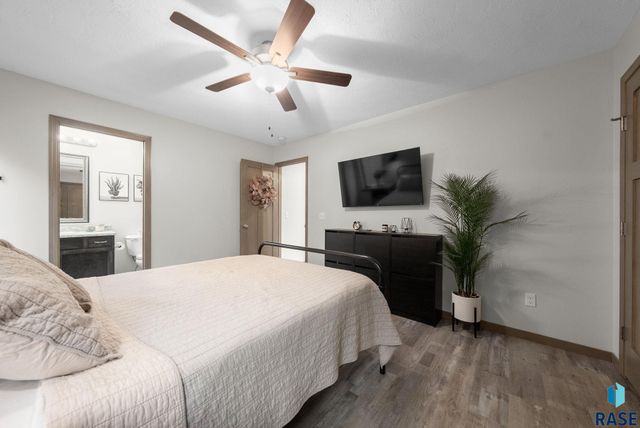 2309 S Creekview Ave Avenue, Sioux Falls, SD 57106