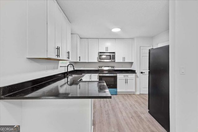 2152 Cedar Creek Lane, Lithia Springs, GA 30122