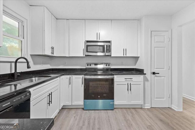 2152 Cedar Creek Lane, Lithia Springs, GA 30122