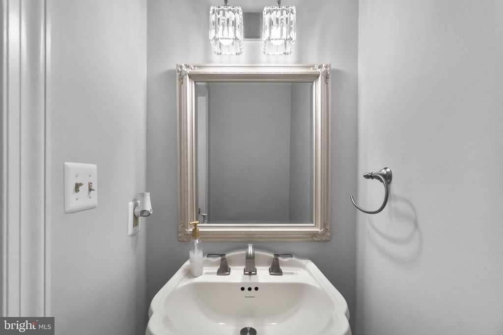 Image 16 of property listing at 9048 FURROW AVE, Ellicott City, MD 21042