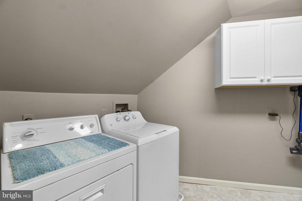 Image 23 of property listing at 9048 FURROW AVE, Ellicott City, MD 21042