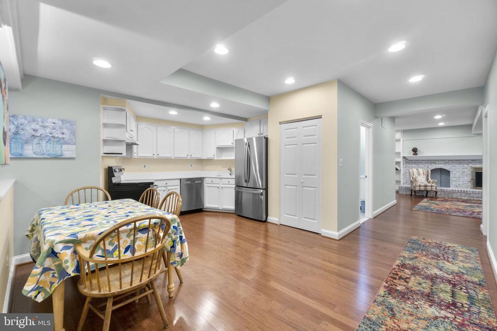 Image 37 of property listing at 9048 FURROW AVE, Ellicott City, MD 21042