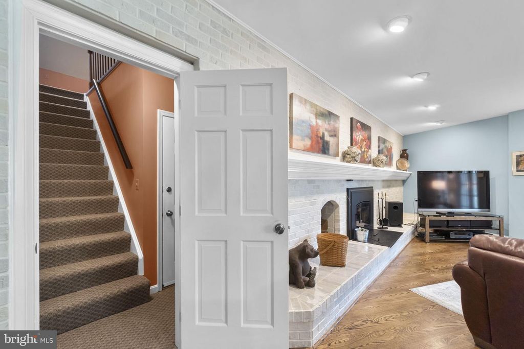 Image 44 of property listing at 9048 FURROW AVE, Ellicott City, MD 21042