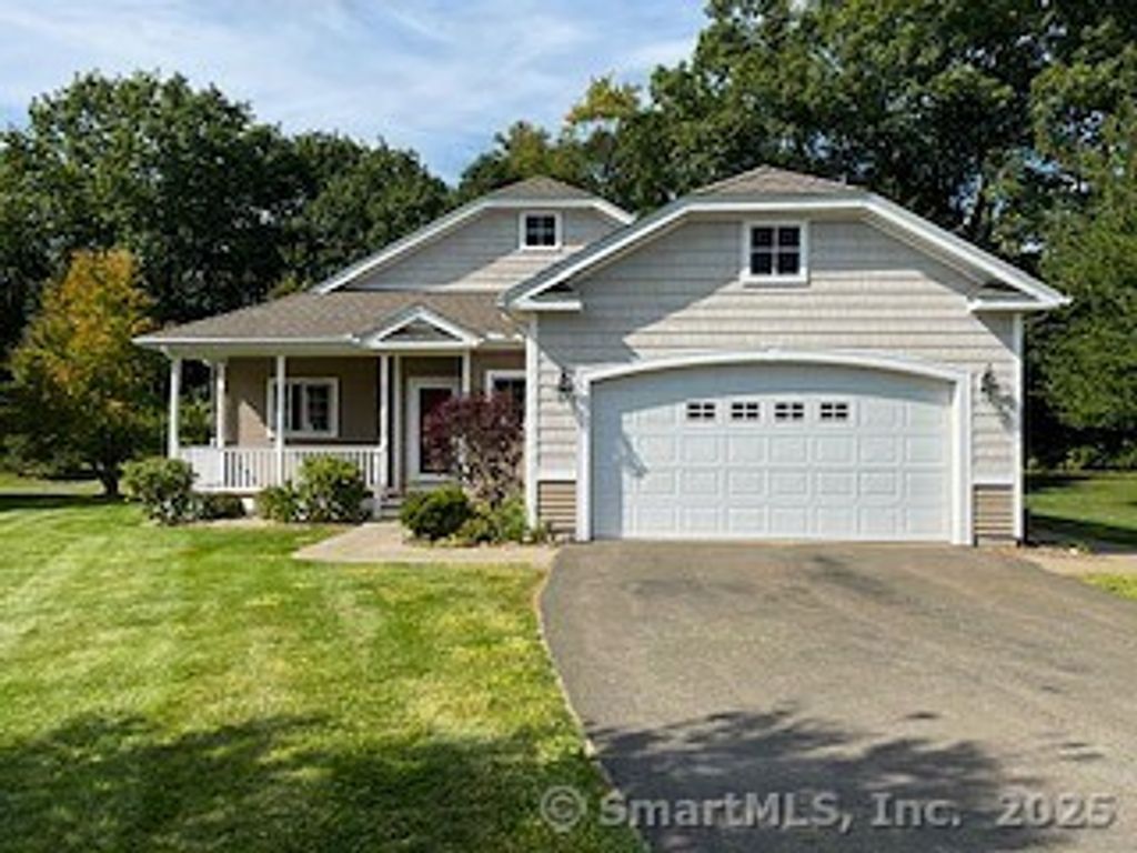 14 Hunt Glen Drive 14, Granby, CT 06035