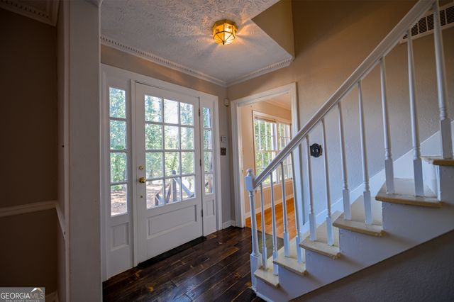 1675 Lake Lucerne Road SW, Lilburn, GA 30047