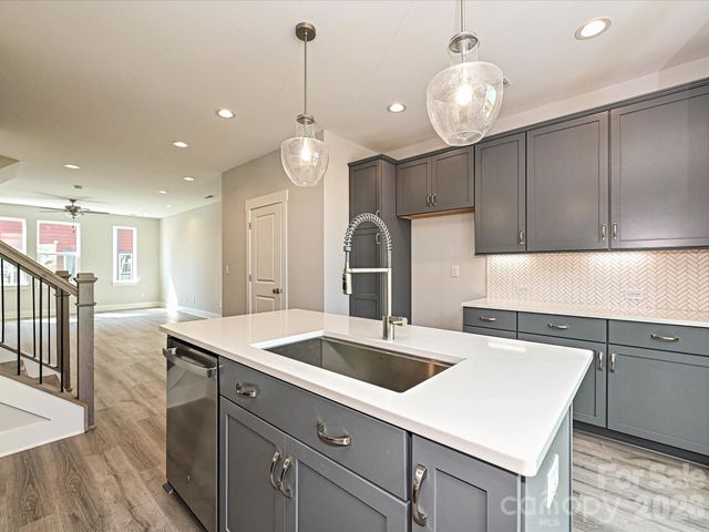 1320 Walter Taylor Way EQX0102, Charlotte, NC 28206