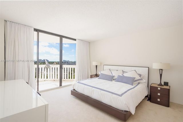 2000 Island Boulevard 1002, Aventura, FL 33160
