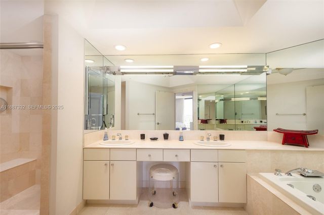 2000 Island Boulevard 1002, Aventura, FL 33160