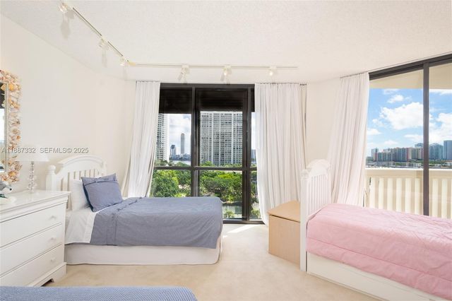 2000 Island Boulevard 1002, Aventura, FL 33160