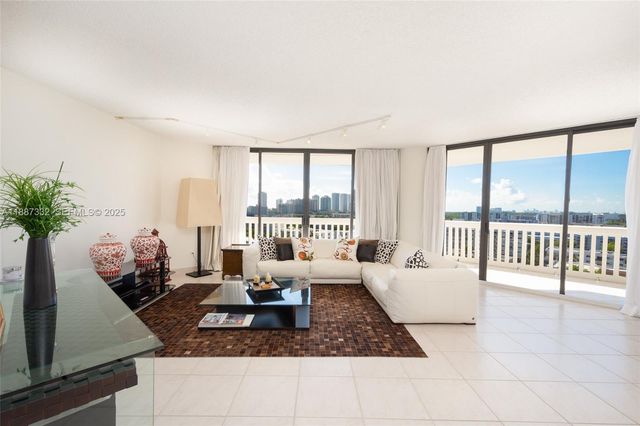 2000 Island Boulevard 1002, Aventura, FL 33160