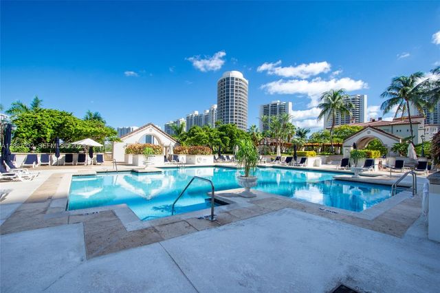 2000 Island Boulevard 1002, Aventura, FL 33160