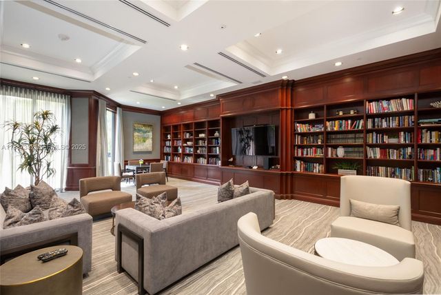 2000 Island Boulevard 1002, Aventura, FL 33160